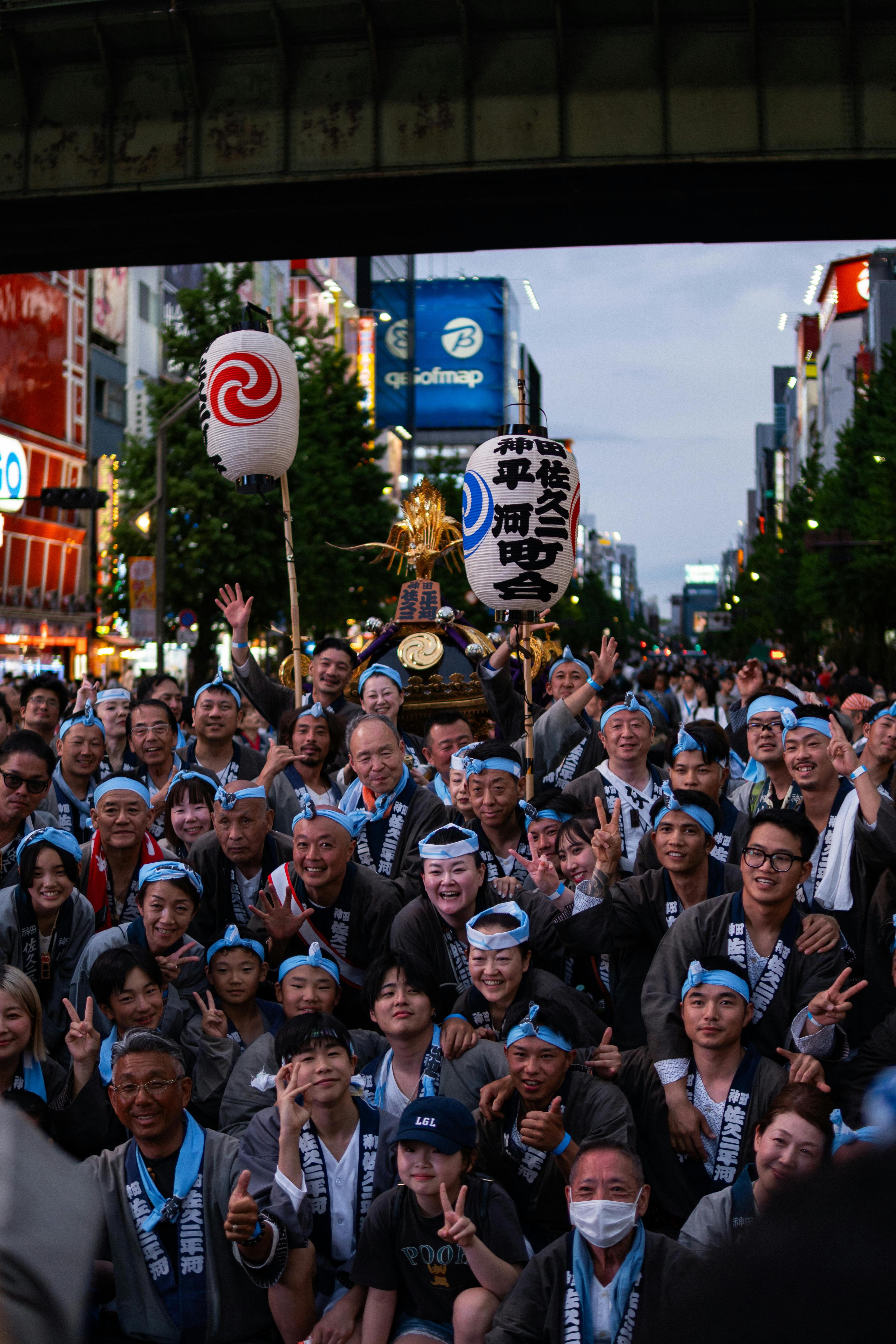 Nagueños - People of Naga